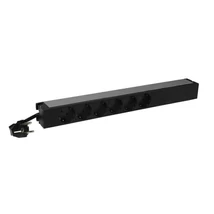 LEGRAND 646806 elosztó - , 19", 1U, 6 aljzat, gyermekvédett, 3 méter